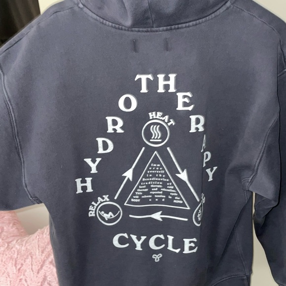 Gd periscope aritzia boyfriend hoodie with hydrotherapy cycle on the back - Picture 3 of 6